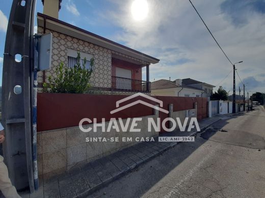 منزل ﻓﻲ Gondomar, Distrito do Porto