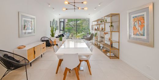 Lüks ev San José, Cantón de San José