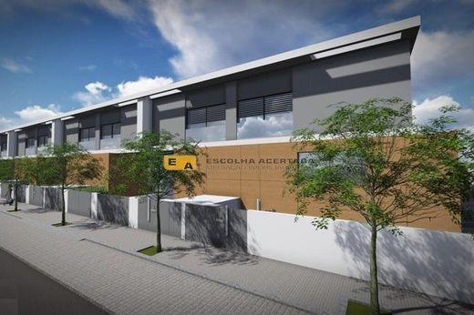 Villa Maia, Distrito do Porto