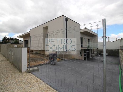 ﻓﻴﻼ ﻓﻲ Leiria, Distrito de Leiria