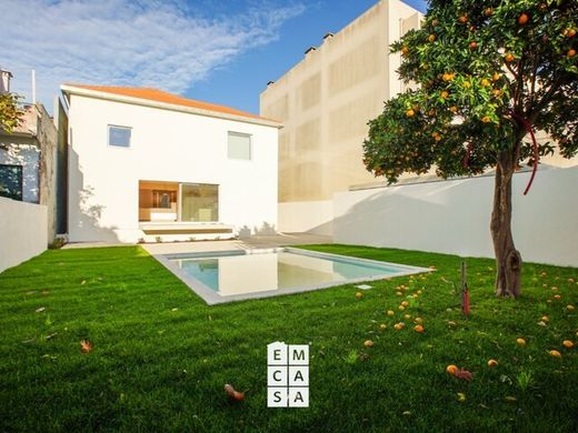 Villa in São João da Madeira, Aveiro