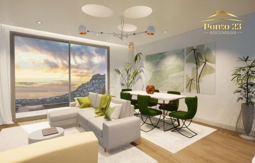 Apartment / Etagenwohnung in Câmara de Lobos, Madeira