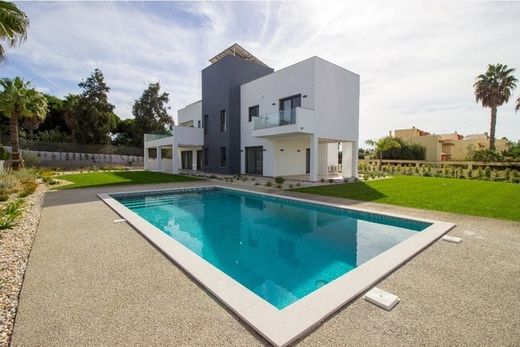 Villa en Quarteira, Loulé