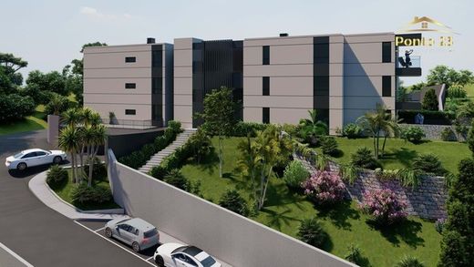 Apartment / Etagenwohnung in Funchal, Madeira