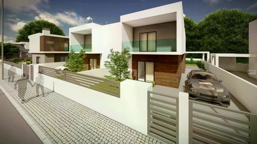 빌라 / Fernao Ferro, Seixal