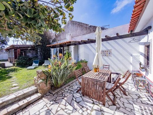 Villa in São Pedro da Cadeira, Torres Vedras