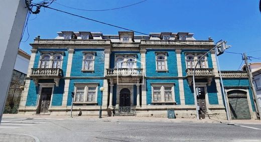 Luxe woning in Tortozendo, Covilhã