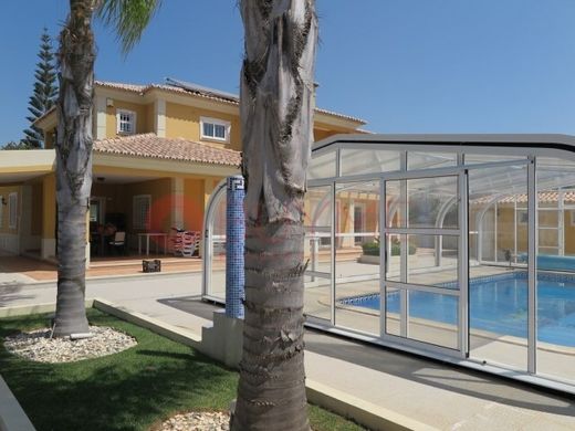 Villa in Quarteira, Algarve