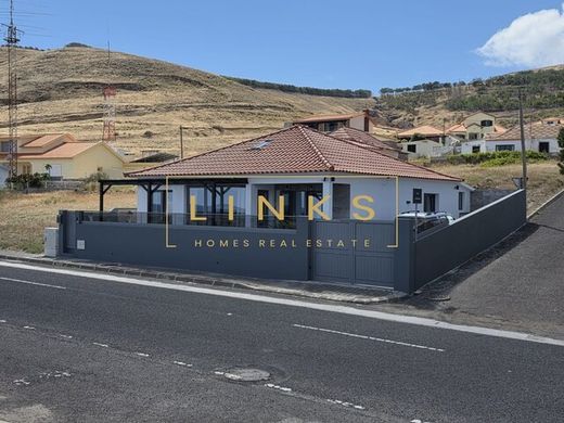 Villa in Vila de Porto Santo, Madeira
