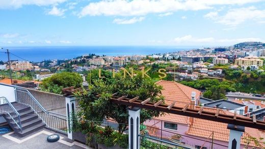 Villa in São Roque, Funchal