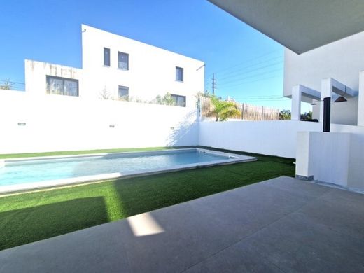 Villa - Amora, Seixal