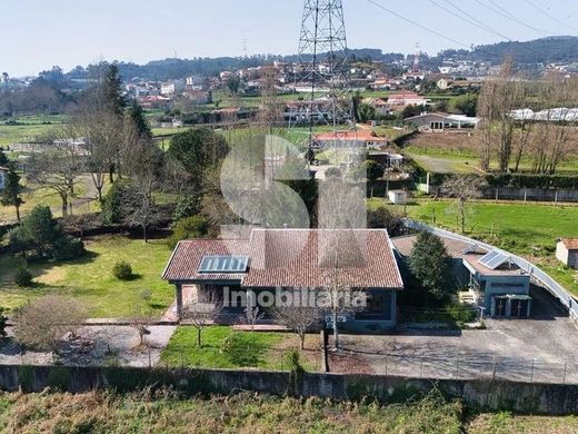 Villa a Paredes, Oporto