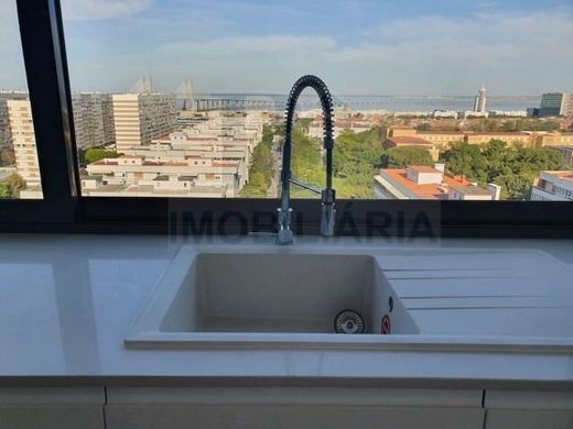 Apartment / Etagenwohnung in Loures, Lissabon