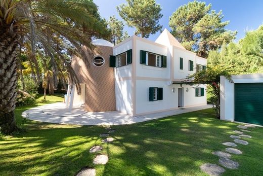Villa en Charneca de Caparica, Almada