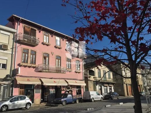 Edificio en Pinhão, Alijó
