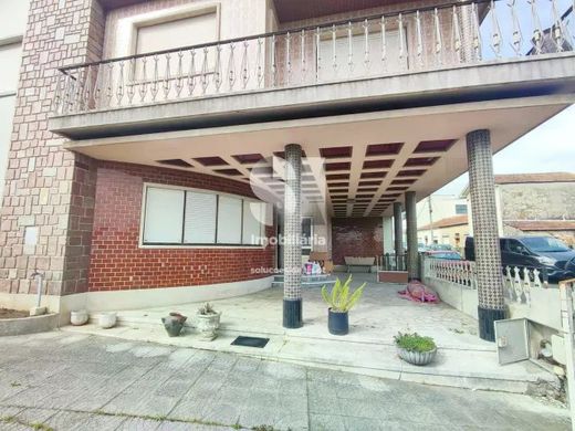 Вилла, Fânzeres, Gondomar