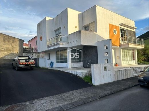 Villa a Velas, Azores