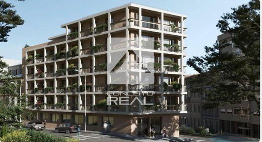 Apartment / Etagenwohnung in Bomfim, Porto