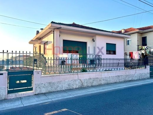 Villa in Fânzeres, Gondomar