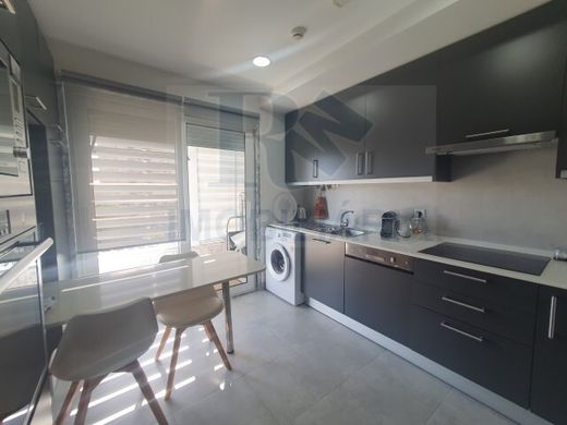 Apartamento - Sacavém e Prior Velho, Loures