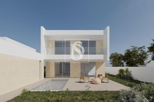 Villa a Charneca de Caparica, Almada