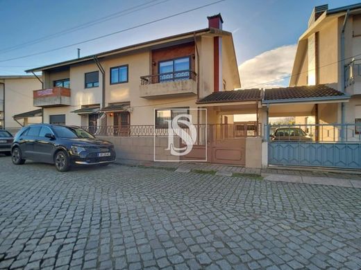 Villa à Moreira, Maia