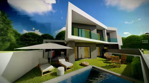 빌라 / Fernao Ferro, Seixal