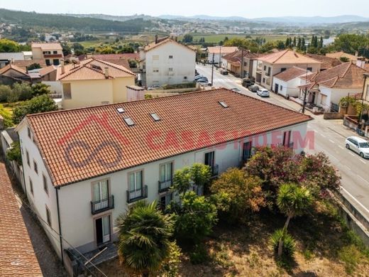 Villa a Parceiros, Leiria