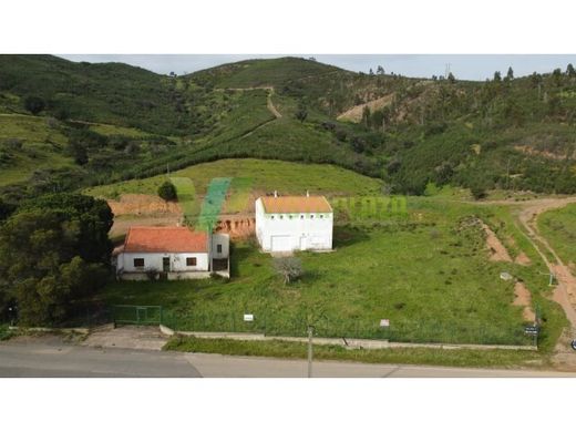Fattoria a Alferce, Monchique