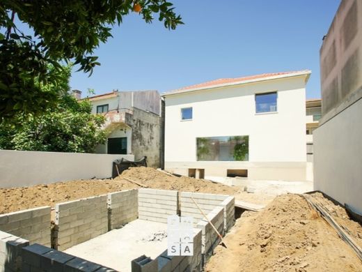 Villa in São João da Madeira, Aveiro