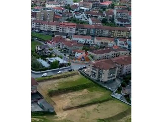 Grundstück in Oliveira de Azeméis, Distrito de Aveiro