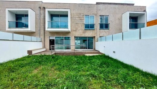 Real, Bragaのヴィラ