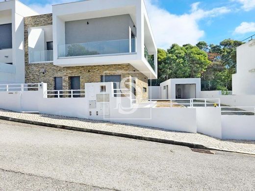 Villa in Charneca de Caparica, Almada