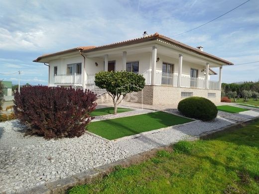 Villa in Tourais, Seia