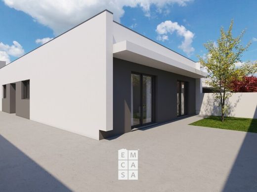 Villa in Santa Maria da Feira, Aveiro