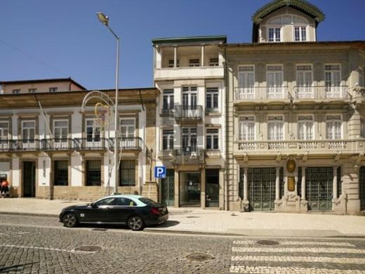 Κτίριο σε Γκιμαράες, Guimarães