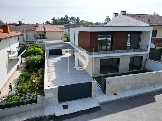 Villa in Palmeira, Braga