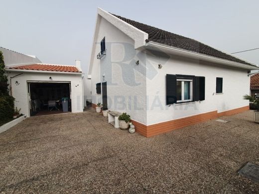 Villa - Charneca de Caparica, Almada