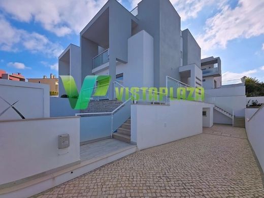 Villa Estômbar e Parchal, Lagoa