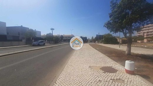 أرض ﻓﻲ لولي, Loulé
