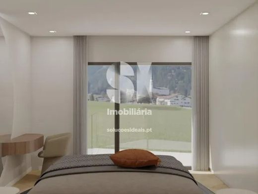 Apartment / Etagenwohnung in Santo António dos Olivais, Coimbra