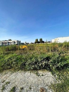 Grundstück in Vila Nova de Telha, Maia