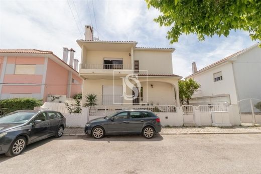 Villa - Barreiro, Setúbal