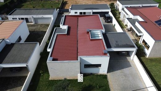 Villa a Loureiro, Oliveira de Azeméis