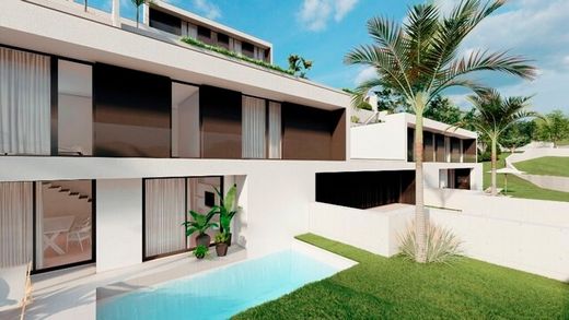 Villa Caires, Amares