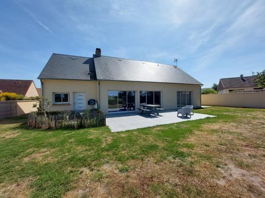 Luxe woning in Bréhal, Manche