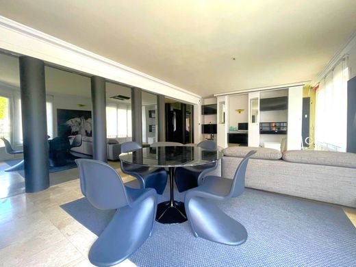 Apartment in Lille, North