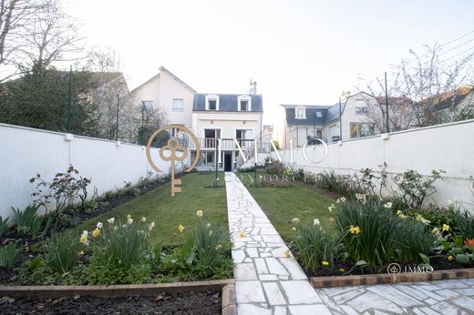 Maison de luxe à Bourg-la-Reine, Hauts-de-Seine