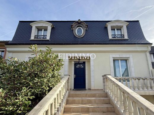 Luxury home in Chennevières-sur-Marne, Val-de-Marne