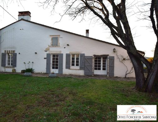 Luxus-Haus in Breuillet, Charente-Maritime